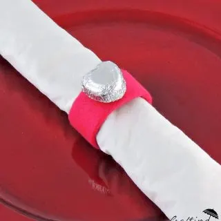 candy napkin ring