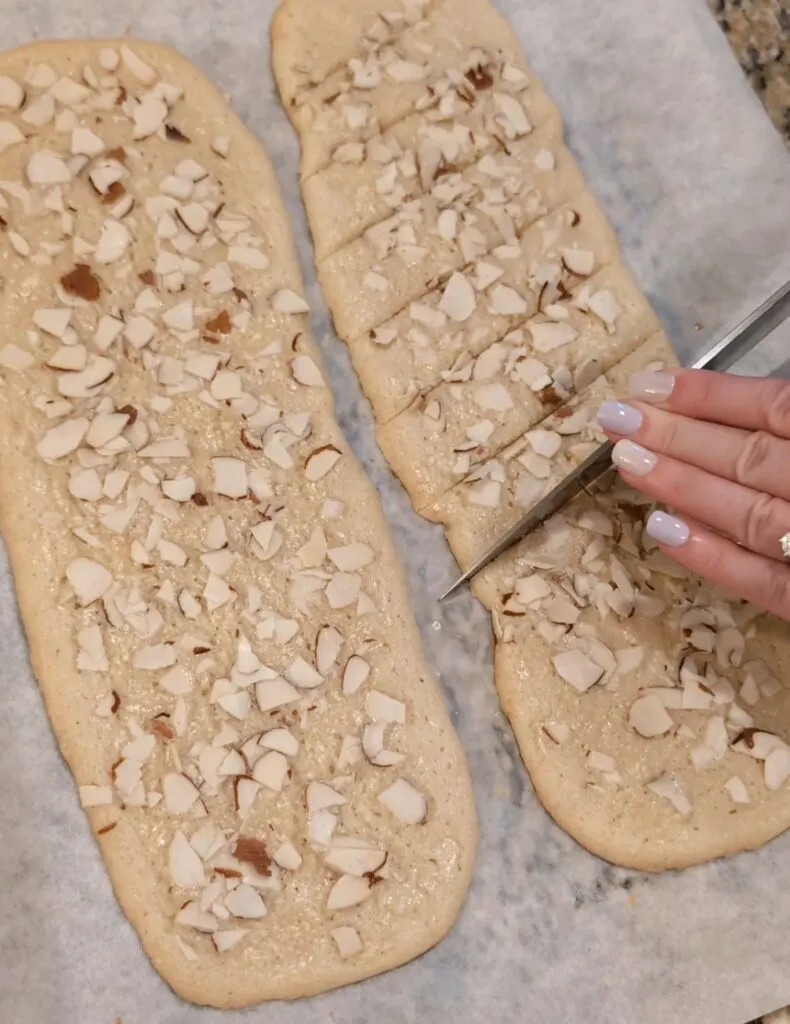 cutting almond bar cookies