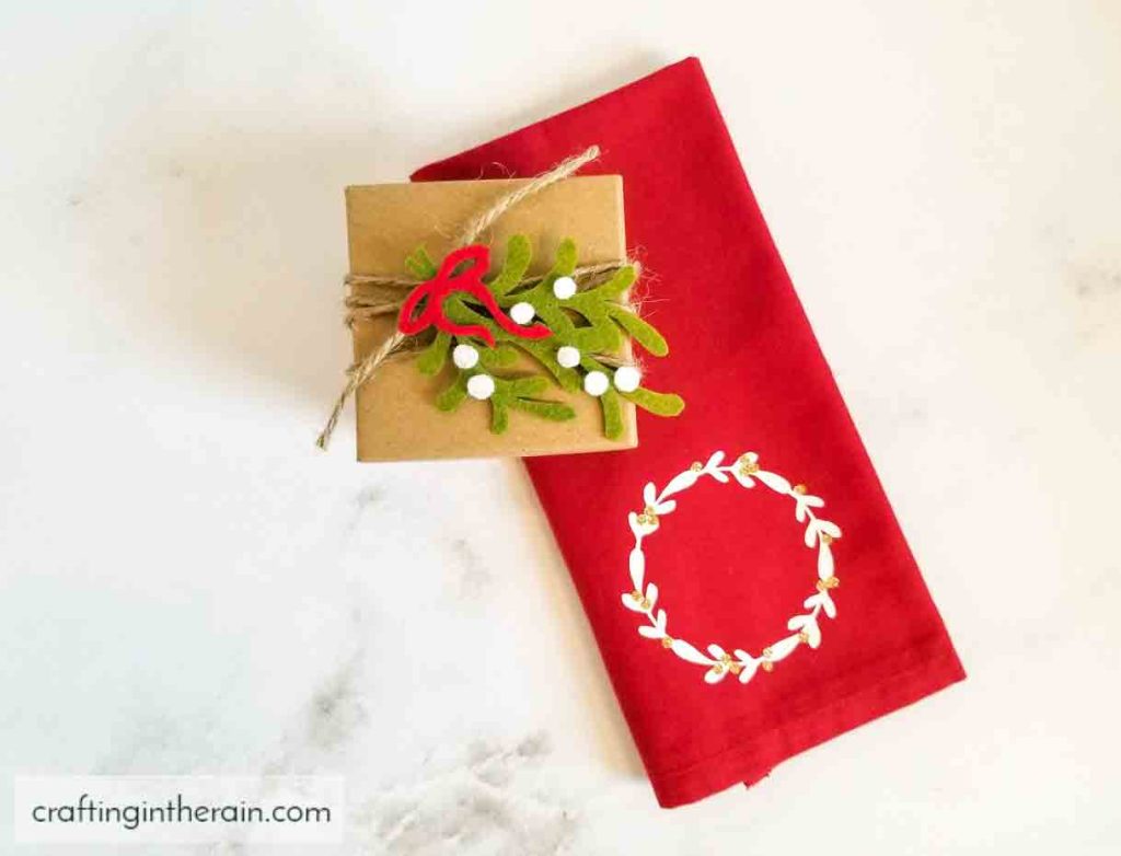 felt mistletoe gift topper