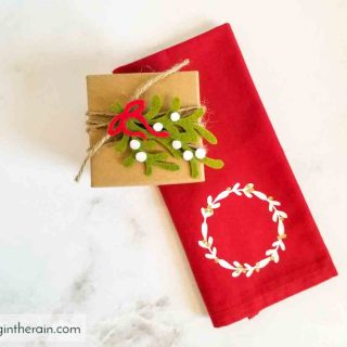 felt mistletoe gift topper