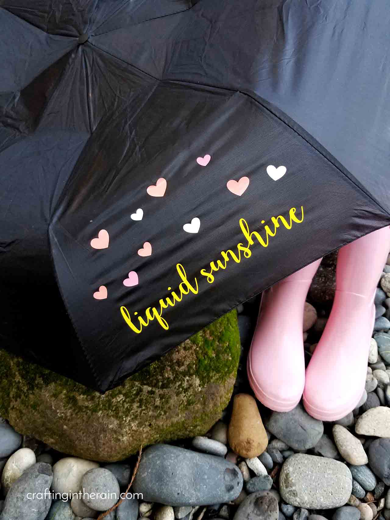 Put Vinyl on an Umbrella Crafting in the Rain