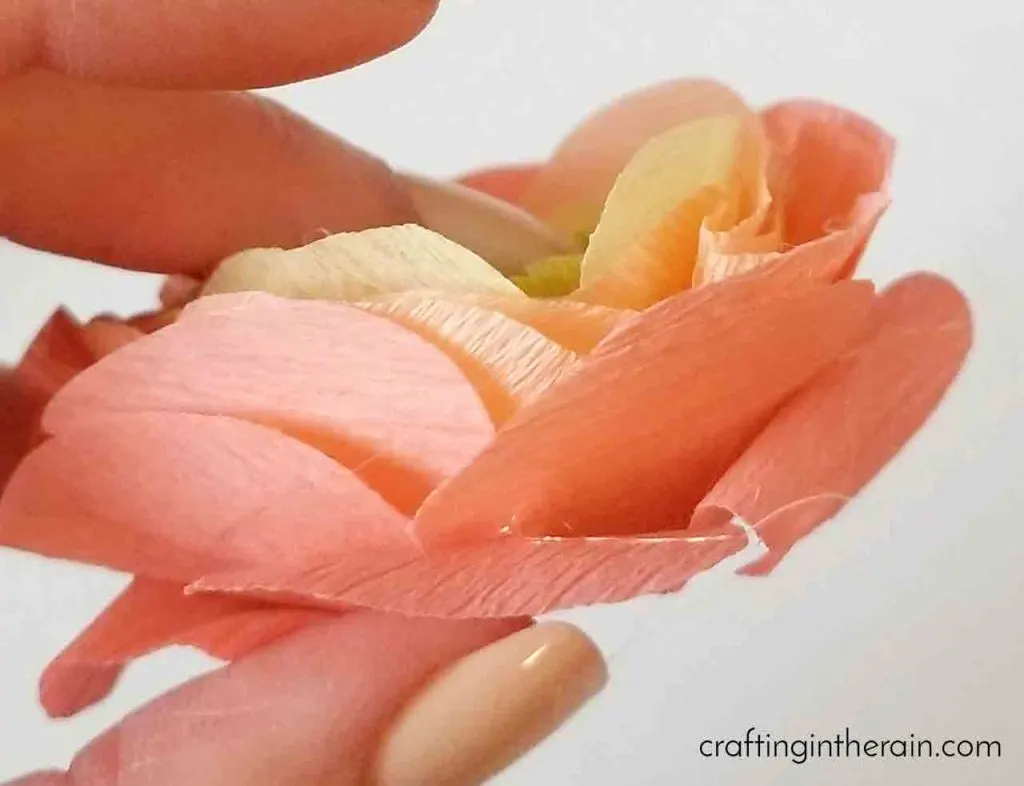 How to glue crepe paper flower