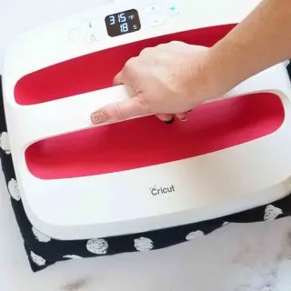 Use EasyPress on pillow