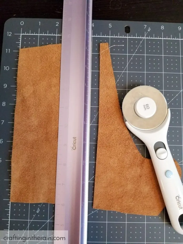 Cut leather with rotary cutter
