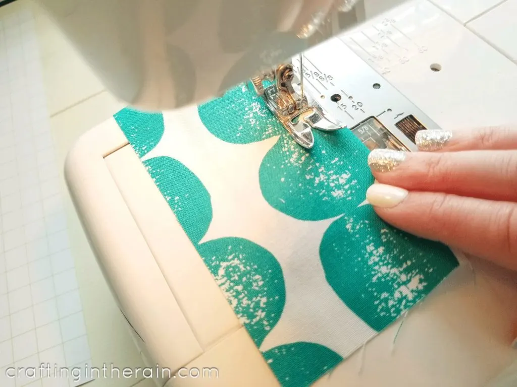Sewing hem with sewing machine