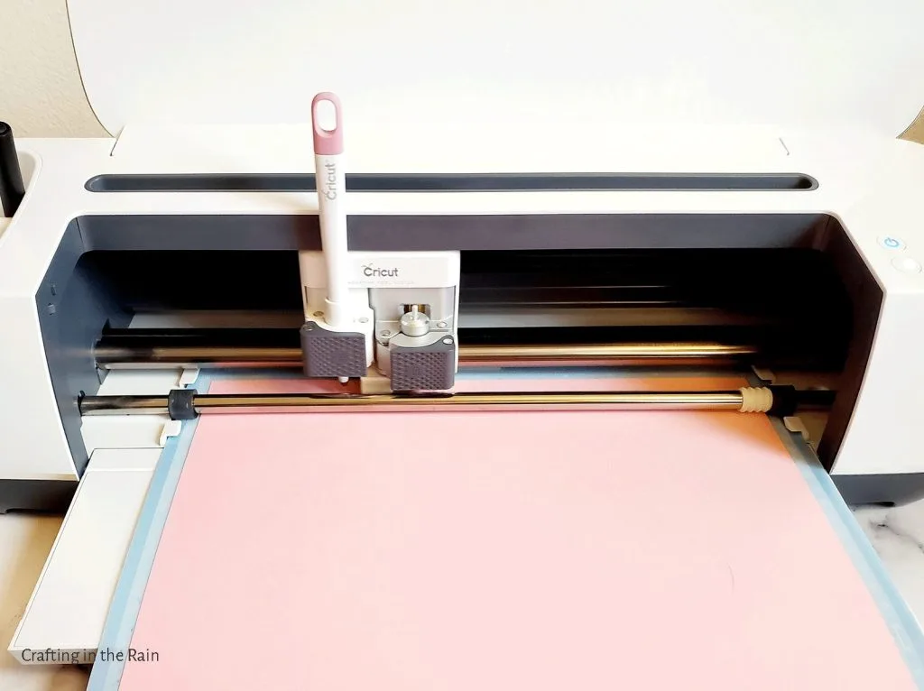 Paper cutting machine