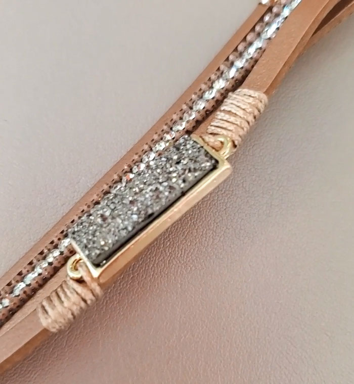 loose-jewelry-accent