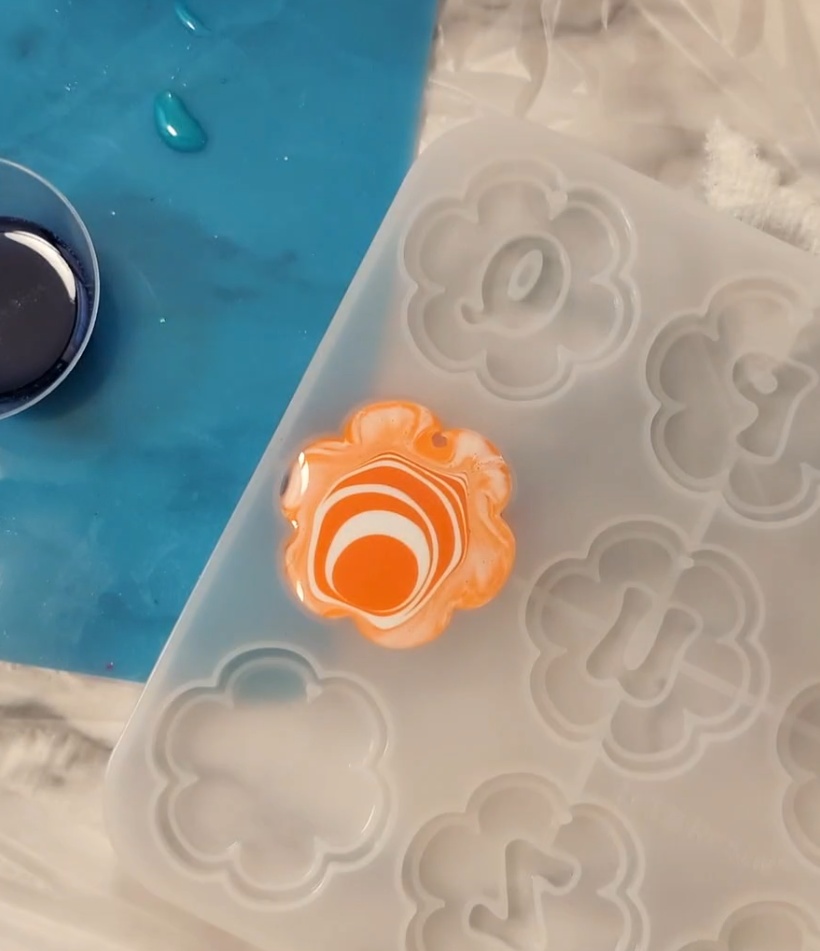 Alternate resin colors